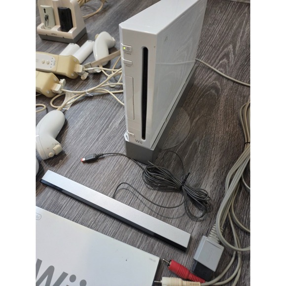 Nintendo Wii Console Bundle White RVL-001 w Everything - Picture 3 of 13